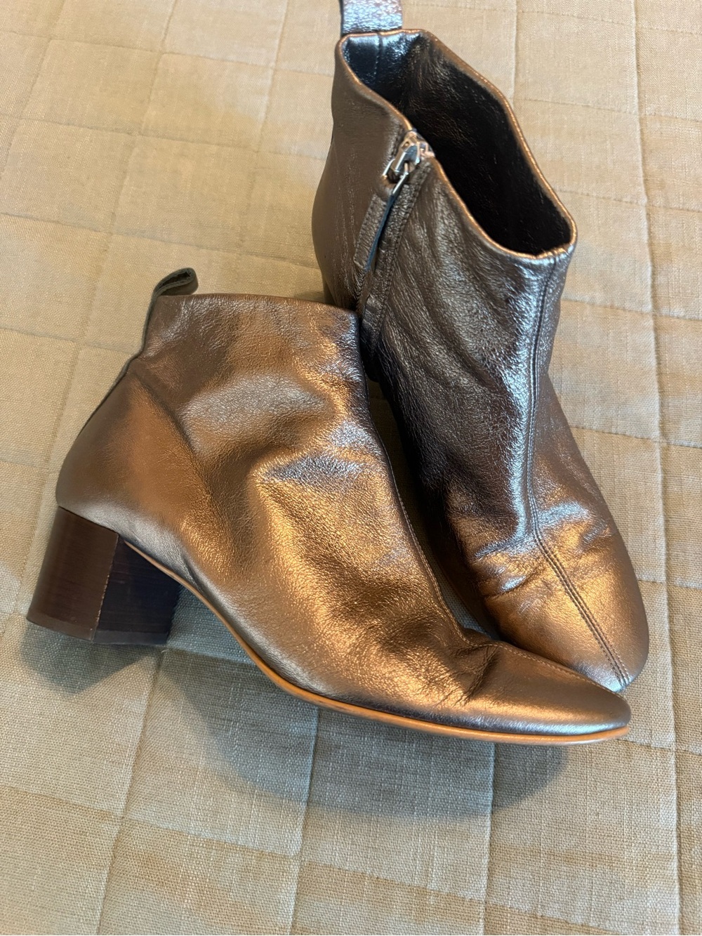 Everlane metallic bootie size 8